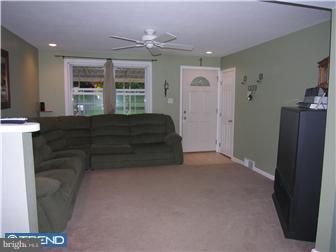 200 Byberry Road Hatboro, PA 19040 - Photo 3 of 12 Living Room