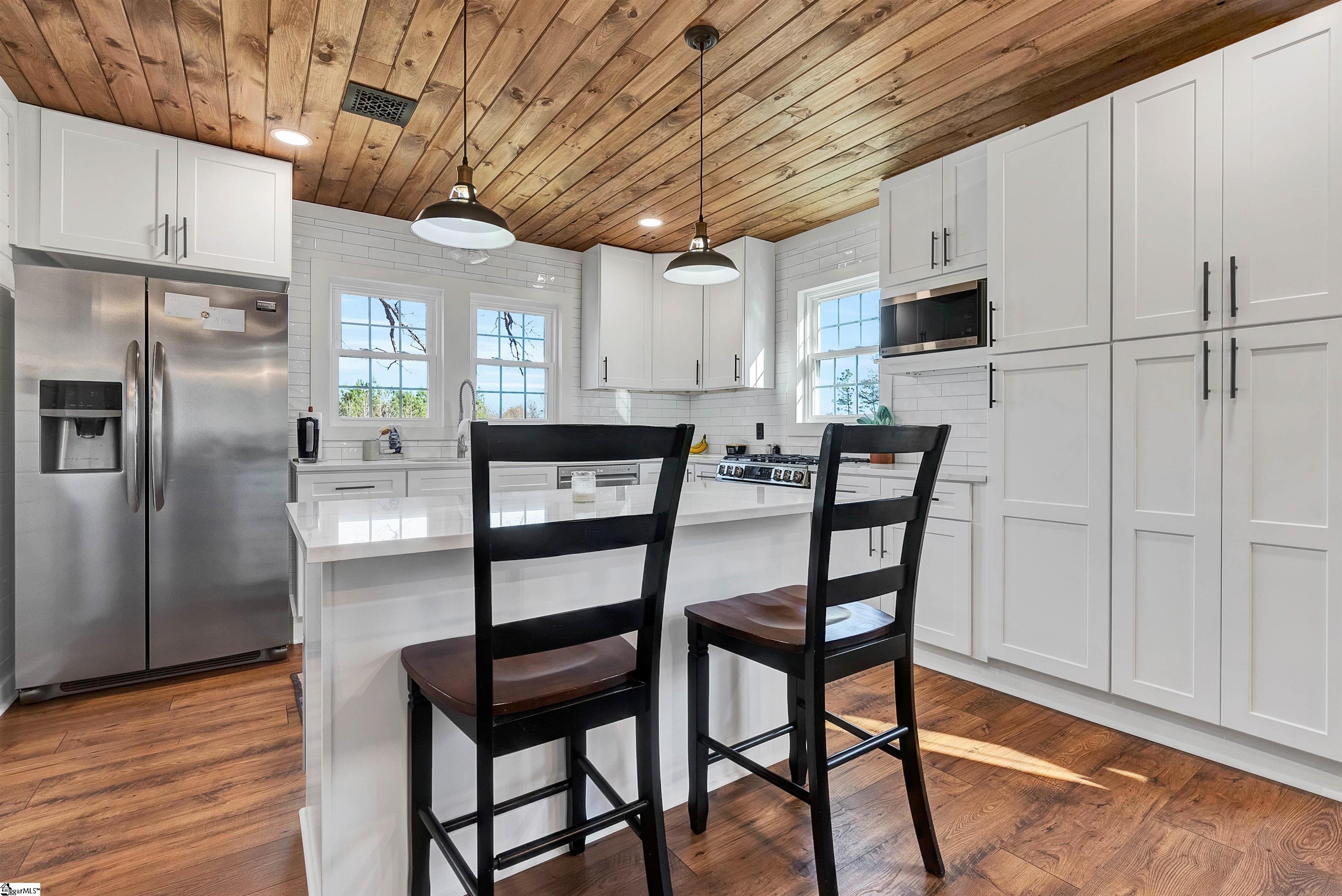 825 South Shamrock Avenue Landrum, SC 29356 - Photo 12 of 36