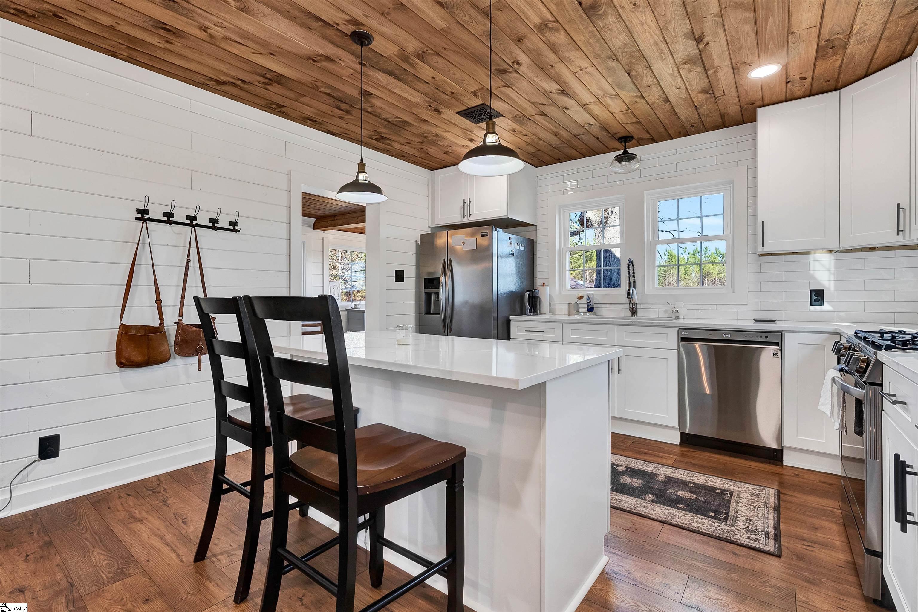 825 South Shamrock Avenue Landrum, SC 29356 - Photo 13 of 36