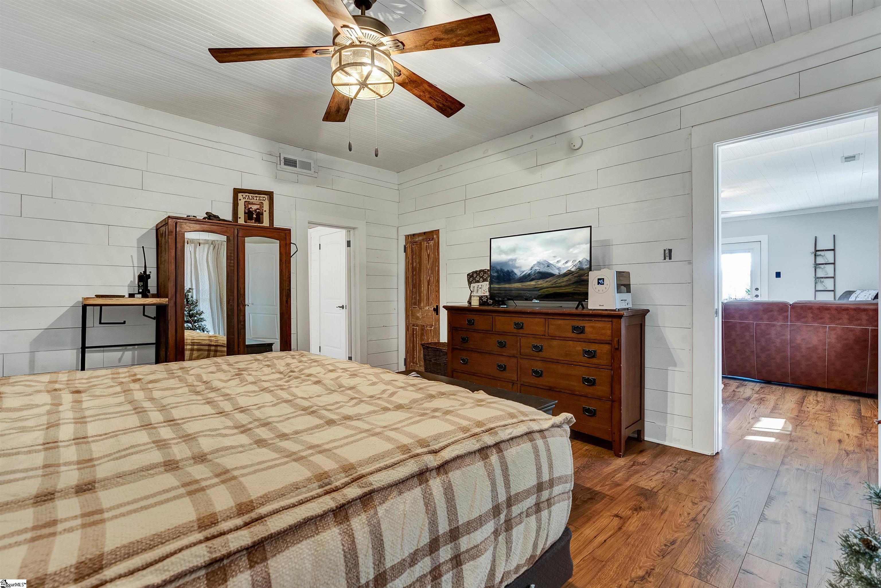 825 South Shamrock Avenue Landrum, SC 29356 - Photo 16 of 36