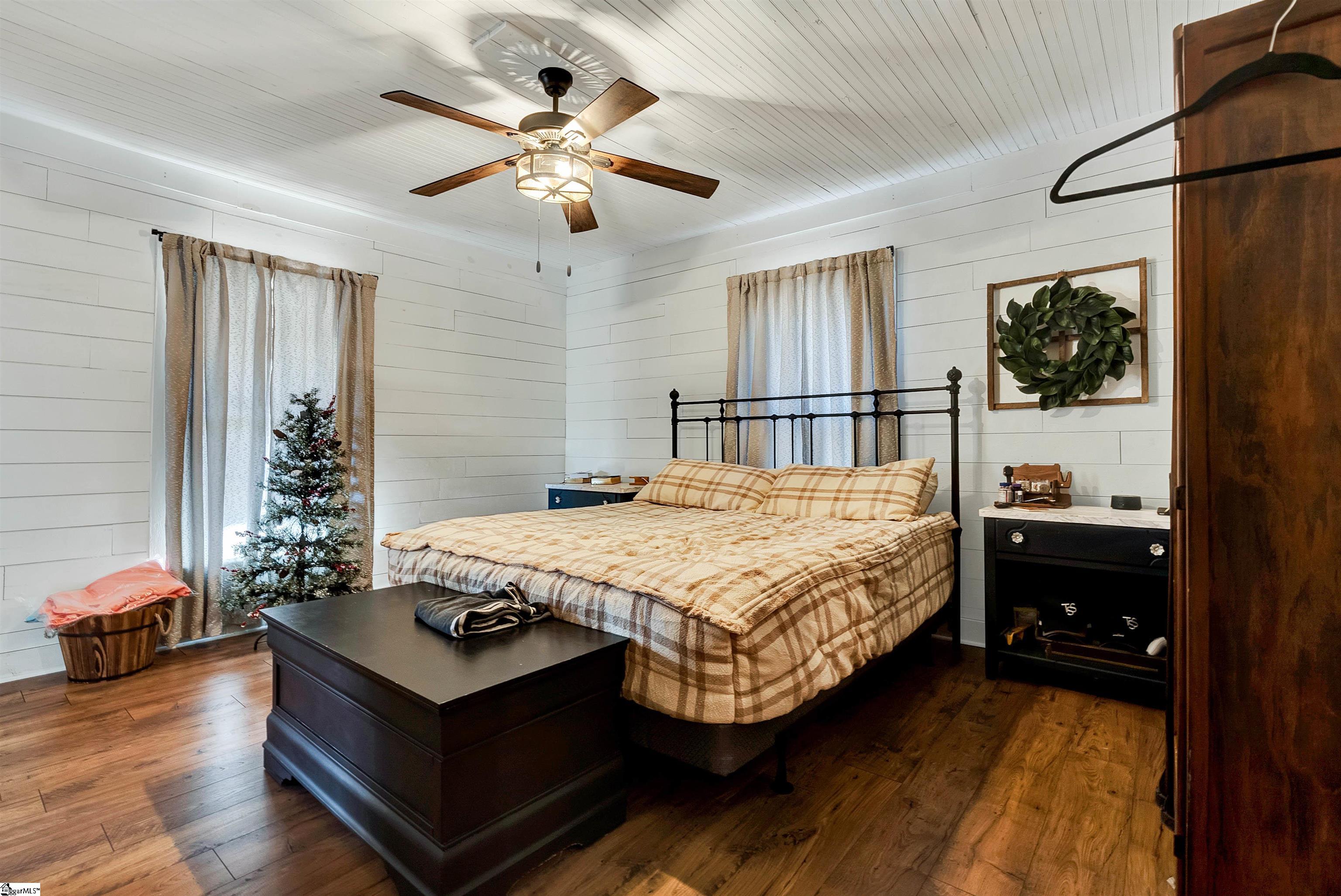 825 South Shamrock Avenue Landrum, SC 29356 - Photo 17 of 36