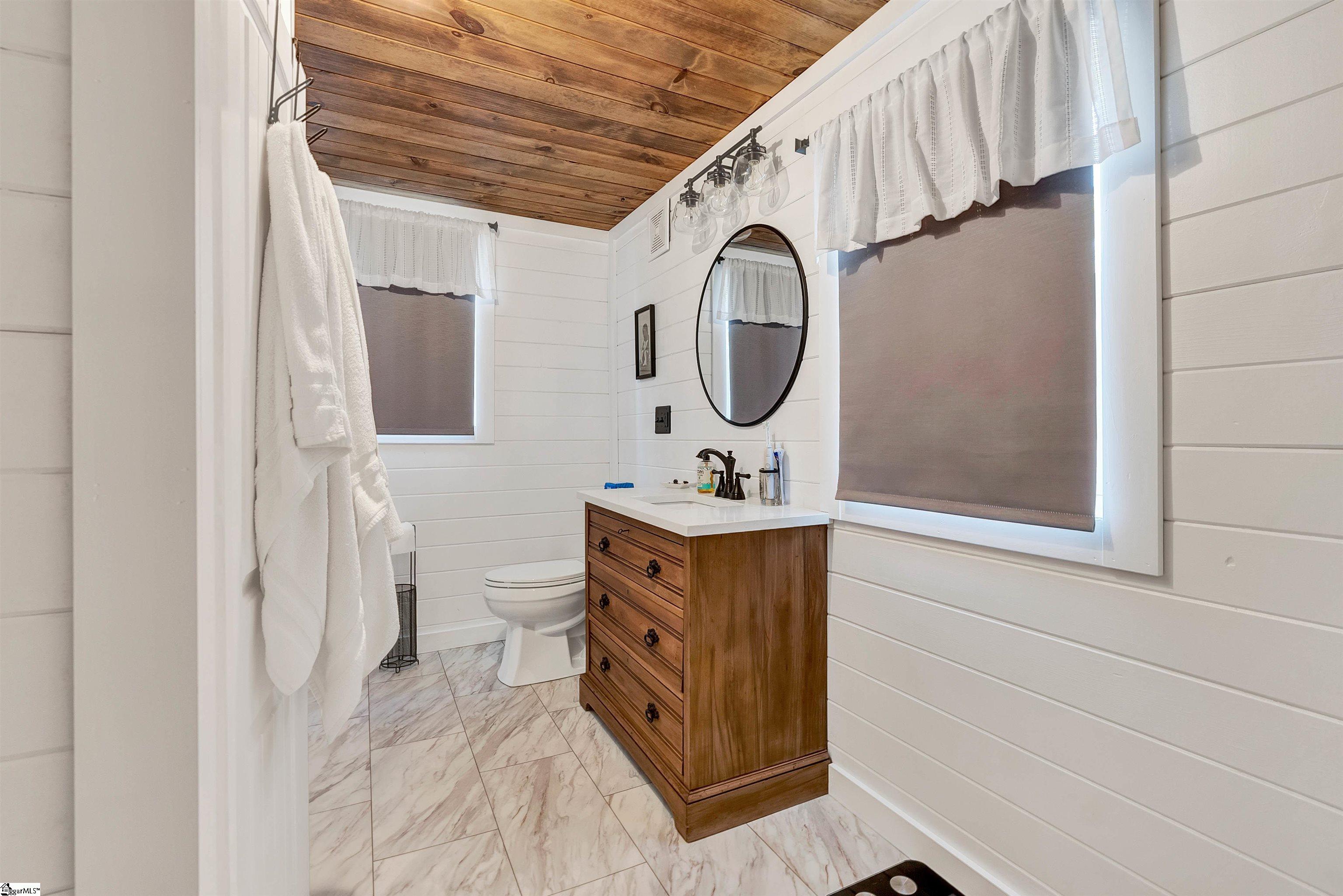 825 South Shamrock Avenue Landrum, SC 29356 - Photo 18 of 36