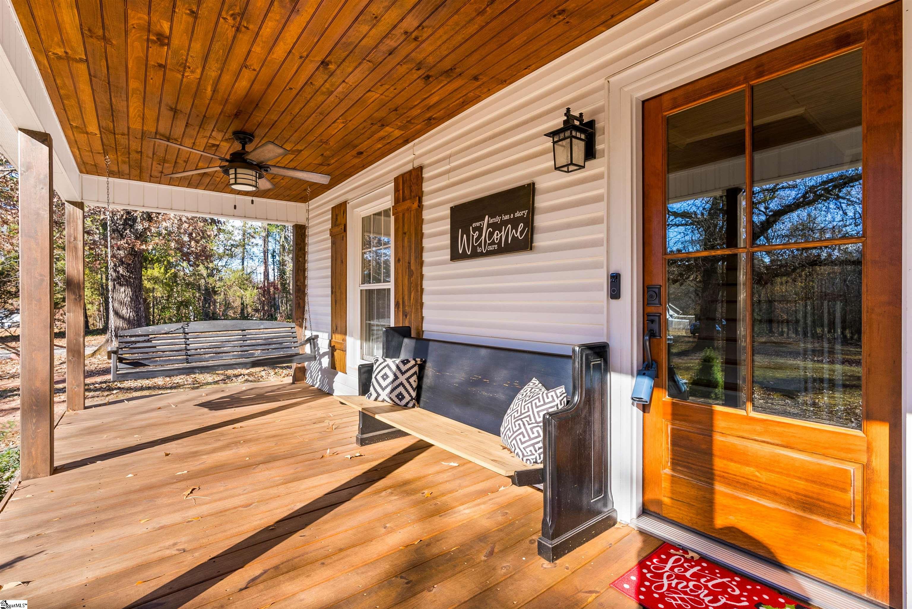 825 South Shamrock Avenue Landrum, SC 29356 - Photo 5 of 36