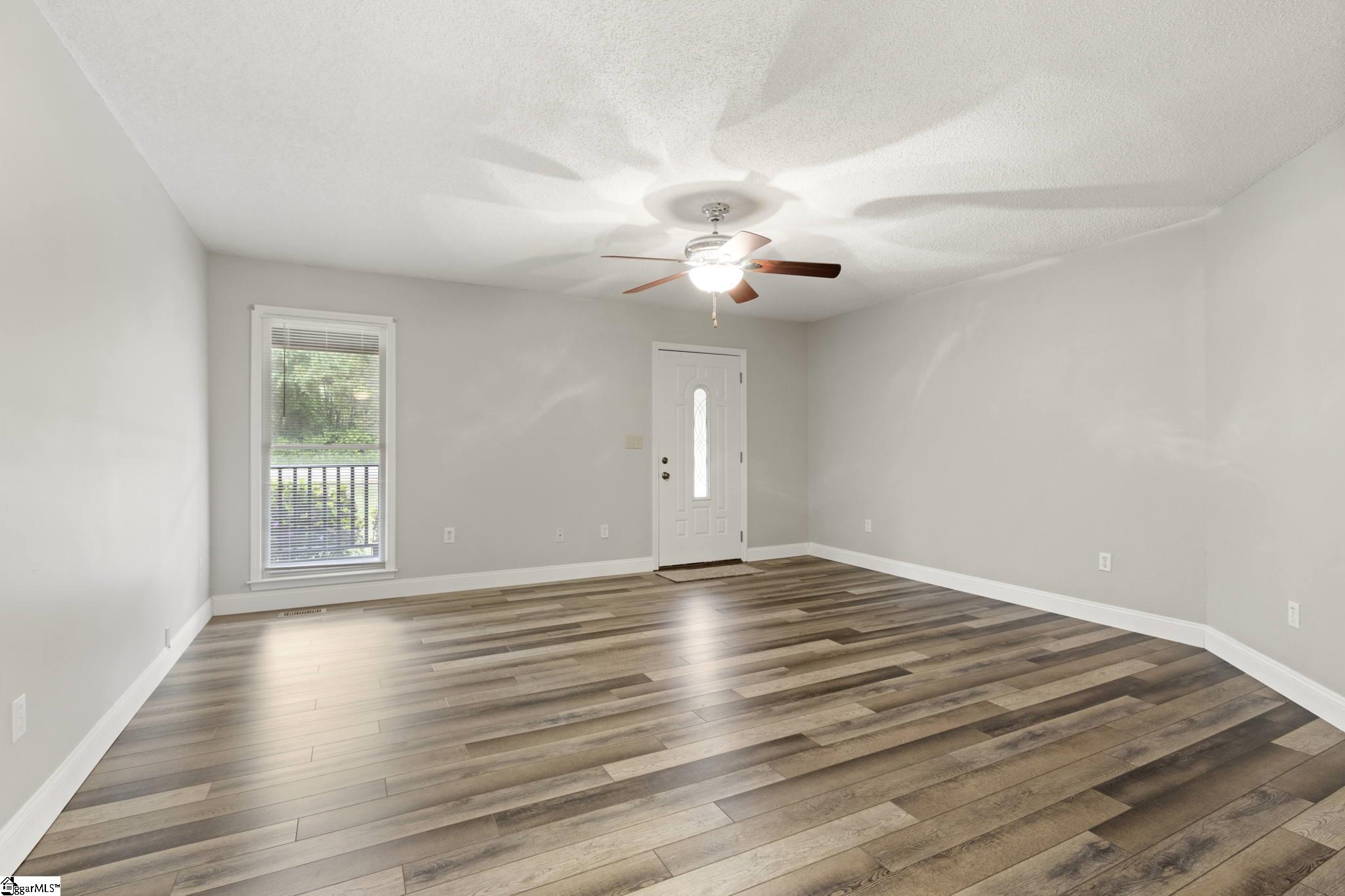 405 New Perry Road Greenville, SC 29617 - Photo 4 of 24 Gallery Image 4