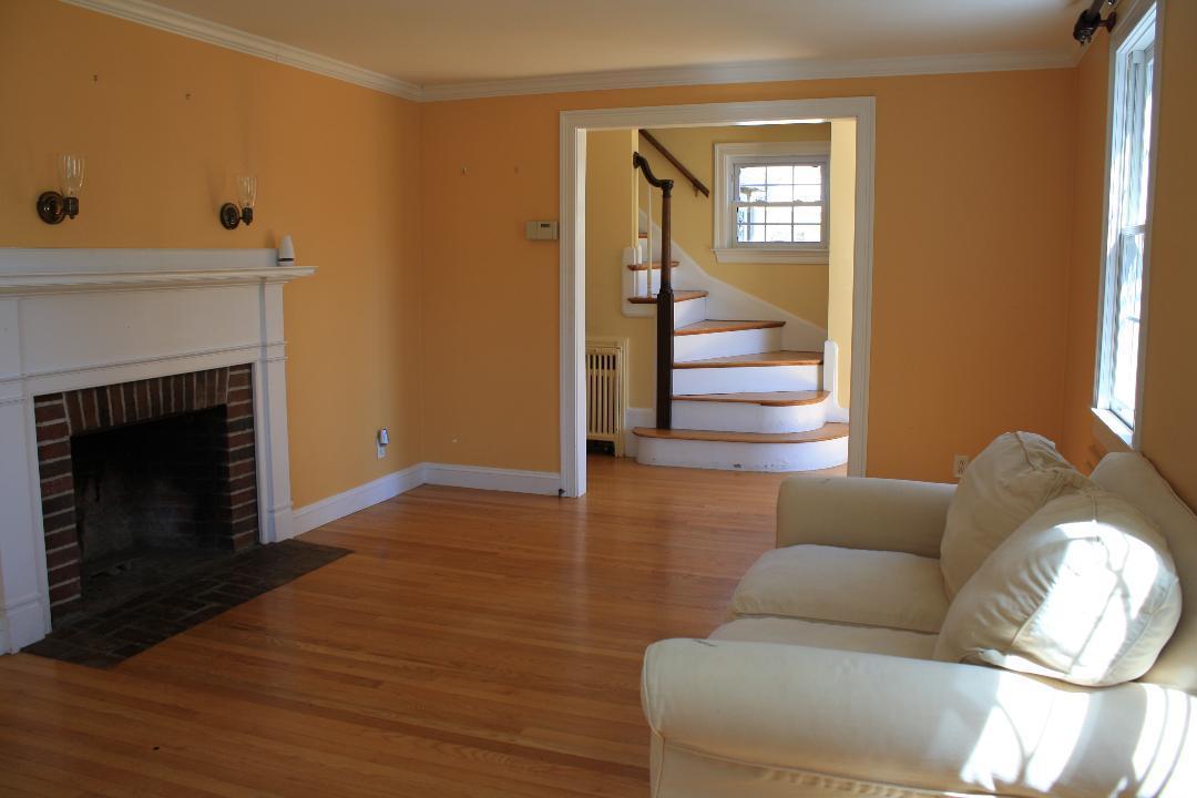 521 Old Post Road Walpole, MA 02081 - Photo 8 of 26 521 parlor