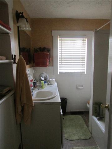 415 Hudson Road Lawrenceburg, TN 38464 - Photo 10 of 15 BATHROOM