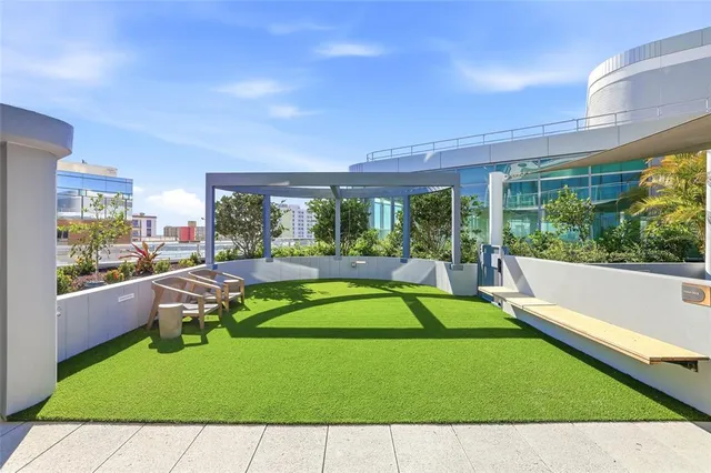 $8,500 | 400 Central Avenue, Unit 1002, St. Petersburg, FL 33701