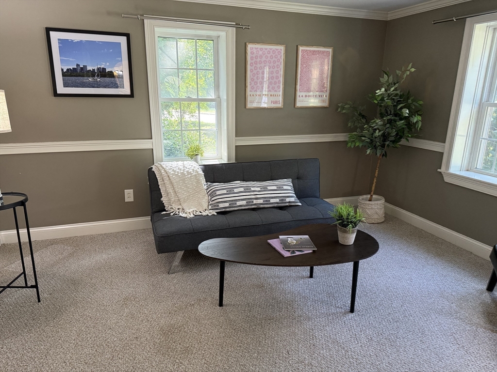 8 Warren Road Auburn, MA 01501 - Photo 10 of 24 Gallery Image 10