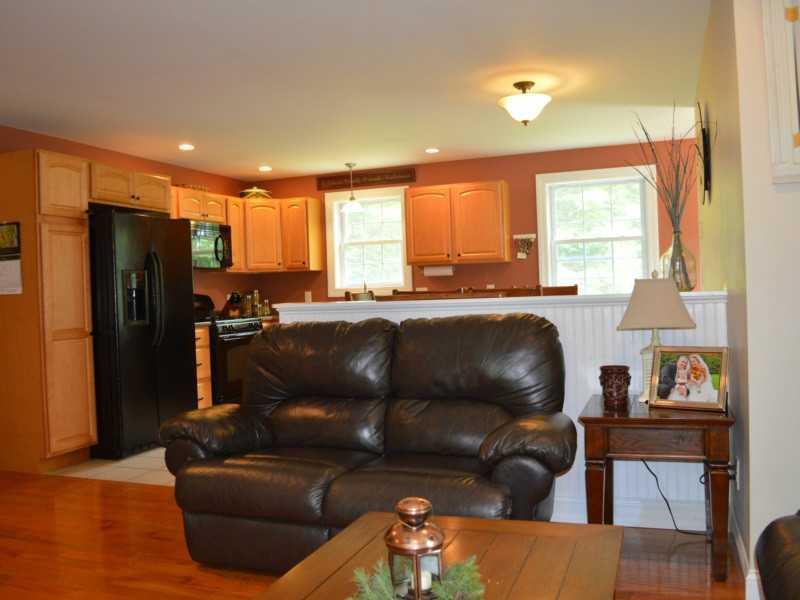 43 Standish Neck Road Gorham, ME 04038 - Photo 13 of 33 Living Room.