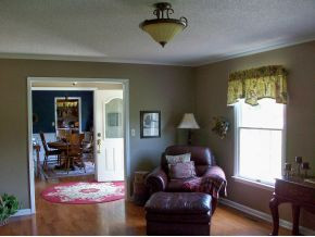 18 Compton Bristol, TN 37620 - Photo 4 of 24 Photo 4