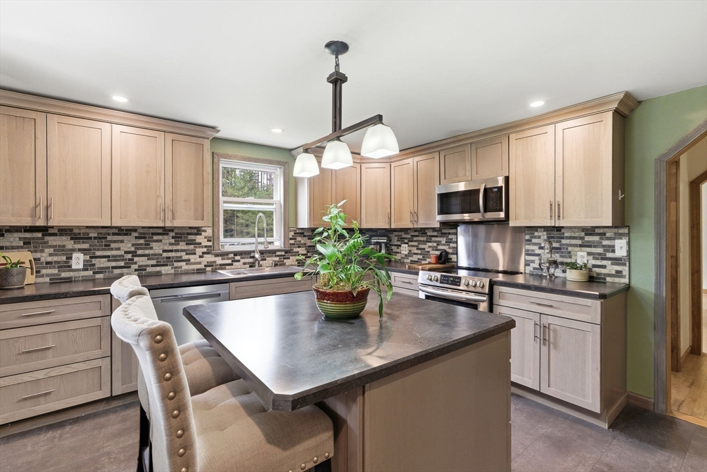 35 Royalston Road North Winchendon, MA 01475 - Photo 2 of 42