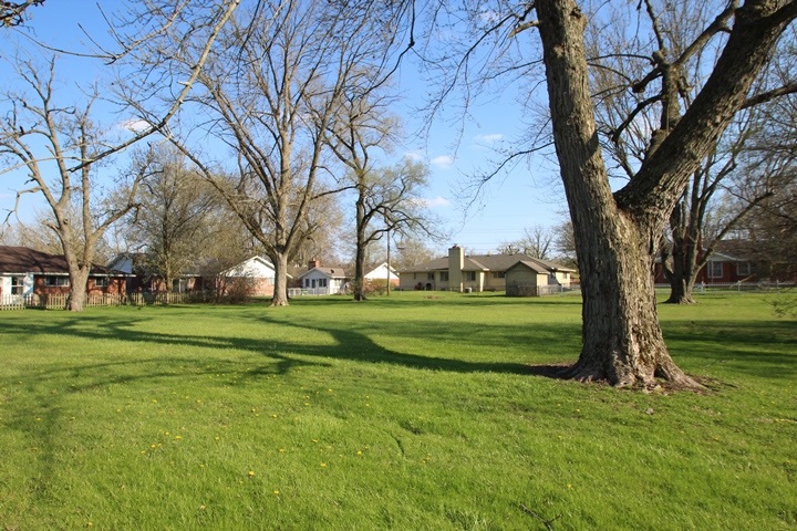 3501 West Petty Road Muncie, IN 47304 - Photo 2 of 5