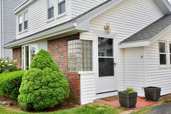 53 Post Island Road Quincy, MA 02169 - Photo 2 of 20 Gallery Image 2
