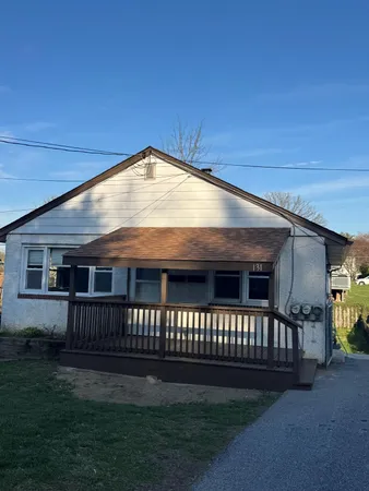 $2,400 | 131 1st Avenue, Broomall, PA 19008