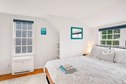 $1,595,000 | 26 Sea Glen Road, Oak Bluffs, MA 02557