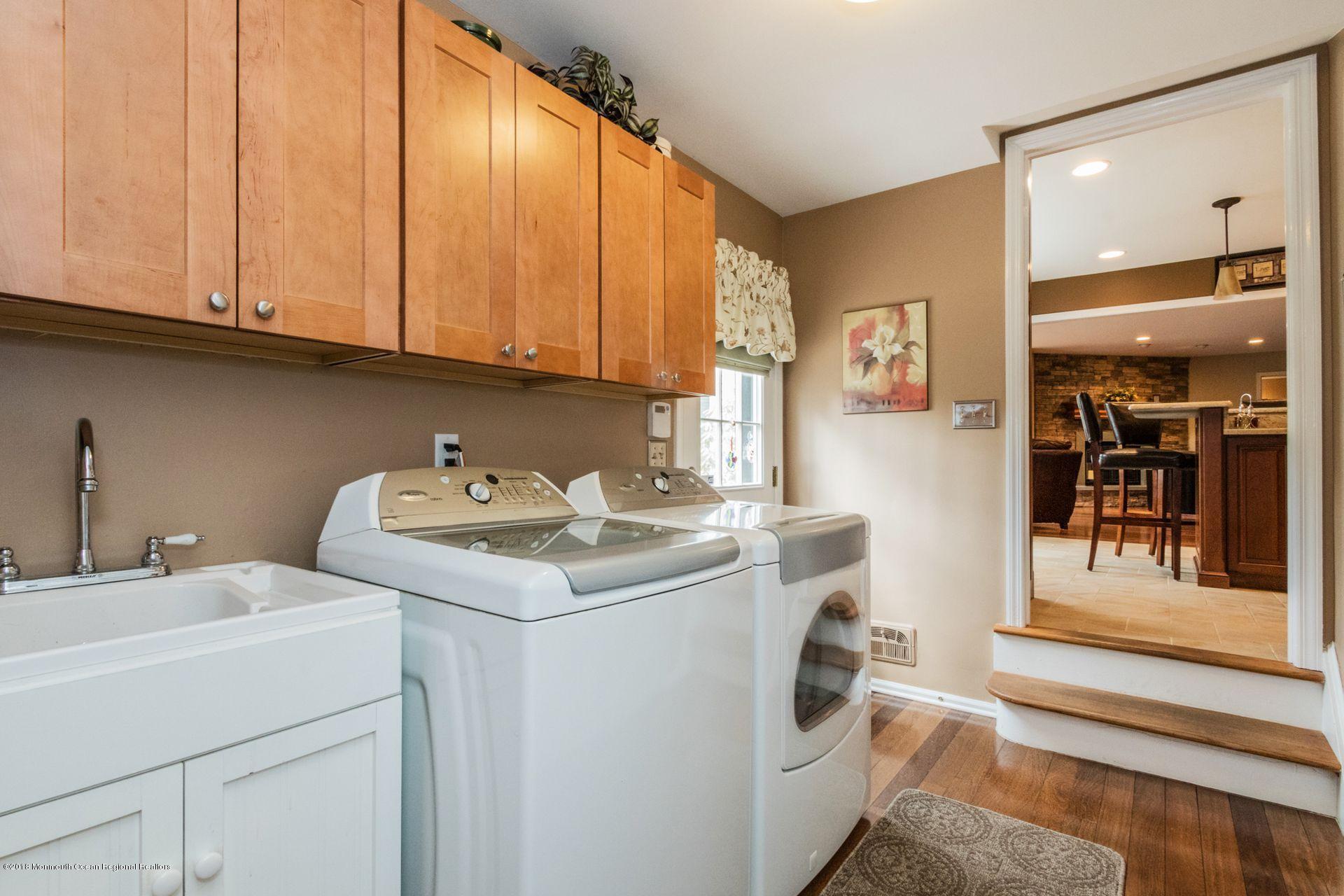 1 Howland Road Middletown, NJ 07748 - Photo 30 of 45 Laundry with pantry & utility sink!