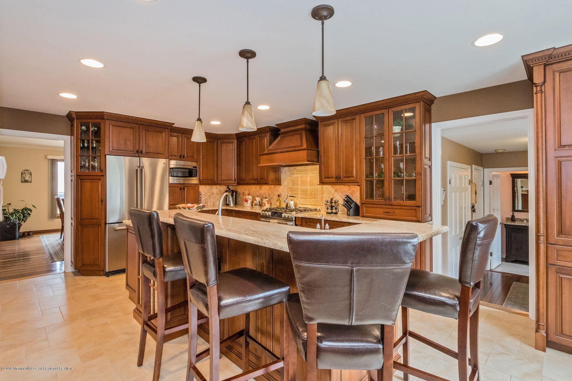 1 Howland Road Middletown, NJ 07748 - Photo 4 of 45 Breakfast bar!