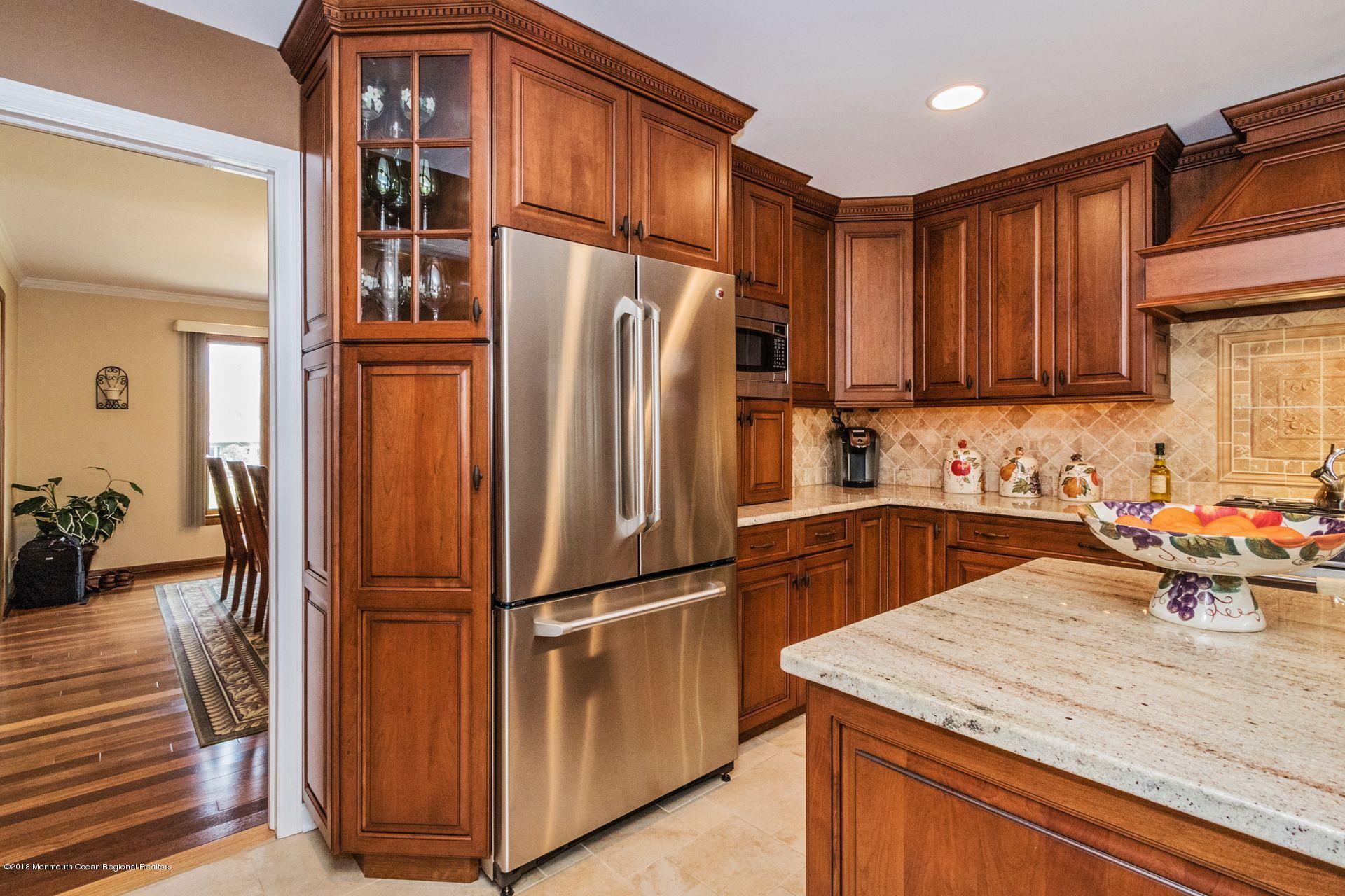 1 Howland Road Middletown, NJ 07748 - Photo 5 of 45 Gourmet Kitchen!