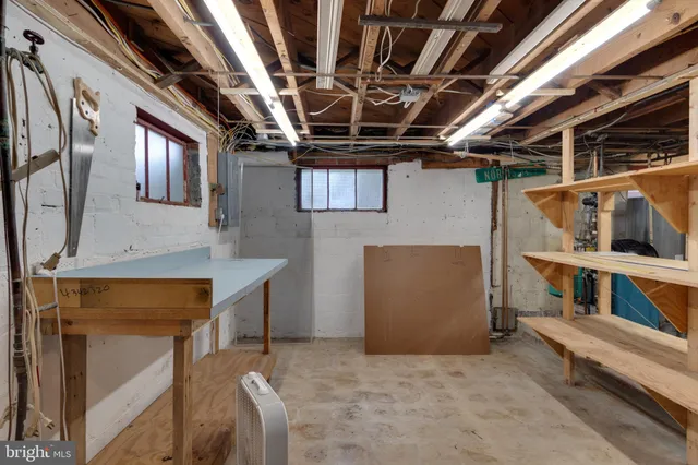 $3,950 | 2508 Davis Avenue, Alexandria, VA 22302