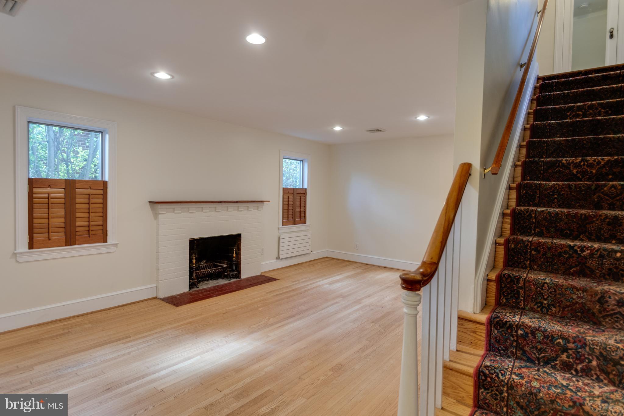 2508 Davis Avenue Alexandria, VA 22302 - Photo 4 of 23