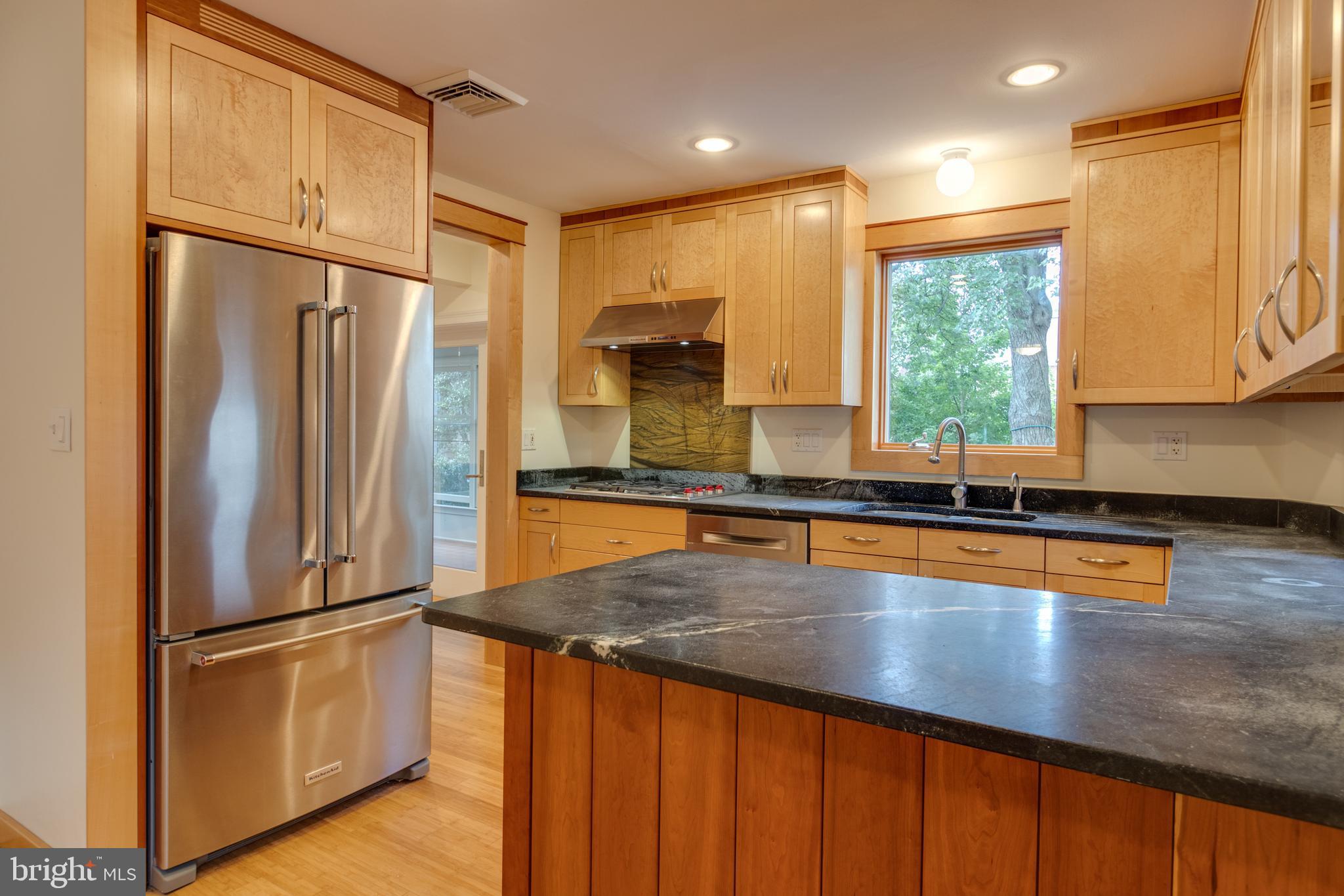 2508 Davis Avenue Alexandria, VA 22302 - Photo 6 of 23