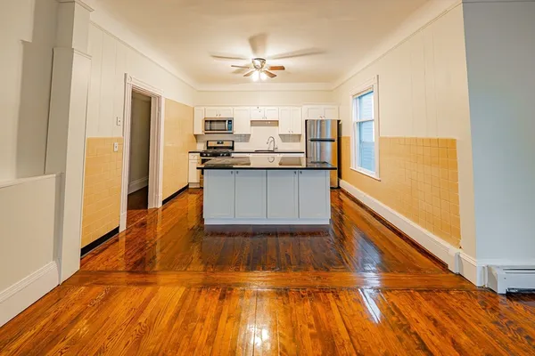 $3,000 | 118 White Street, Unit 2, Boston, MA 02128