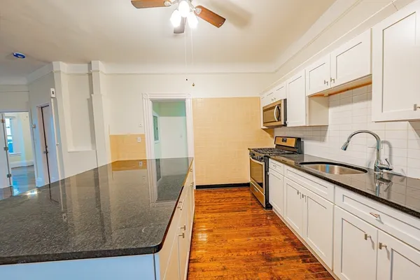 $3,000 | 118 White Street, Unit 2, Boston, MA 02128