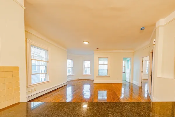 $3,000 | 118 White Street, Unit 2, Boston, MA 02128