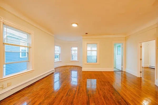 $3,000 | 118 White Street, Unit 2, Boston, MA 02128