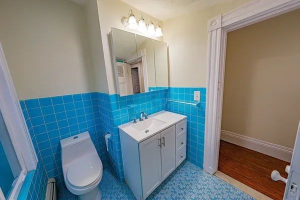 $3,000 | 118 White Street, Unit 2, Boston, MA 02128