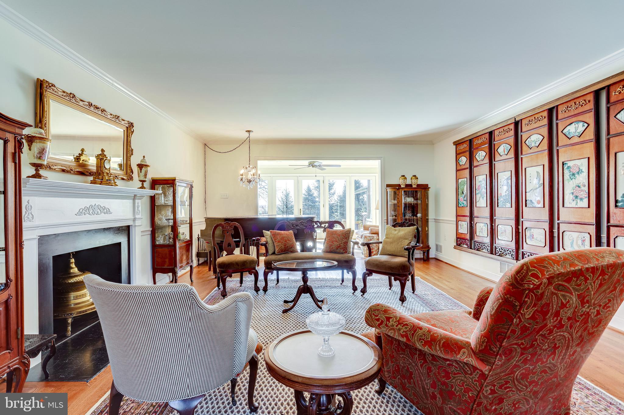 40445 Beechnut Road Leesburg, VA 20175 - Photo 18 of 42 Transitional Designed Formal Living Room