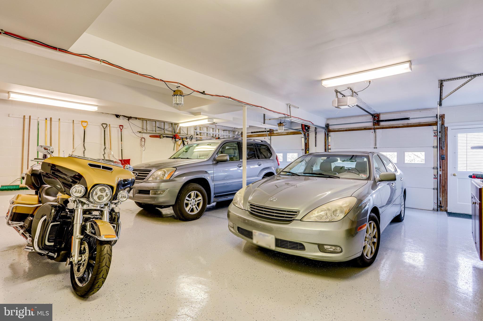 40445 Beechnut Road Leesburg, VA 20175 - Photo 33 of 42 Huge Oversized Attached Side Load Garage