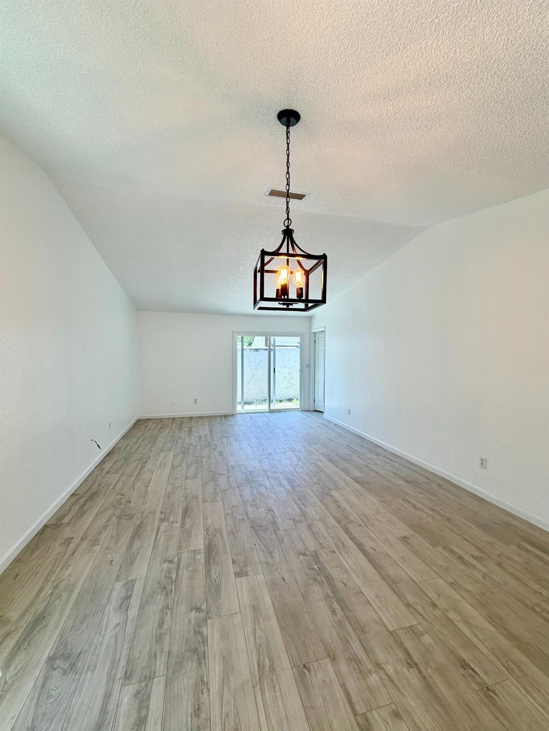 158 East Grant Line Road Tracy, CA 95376 - Photo 3 of 18