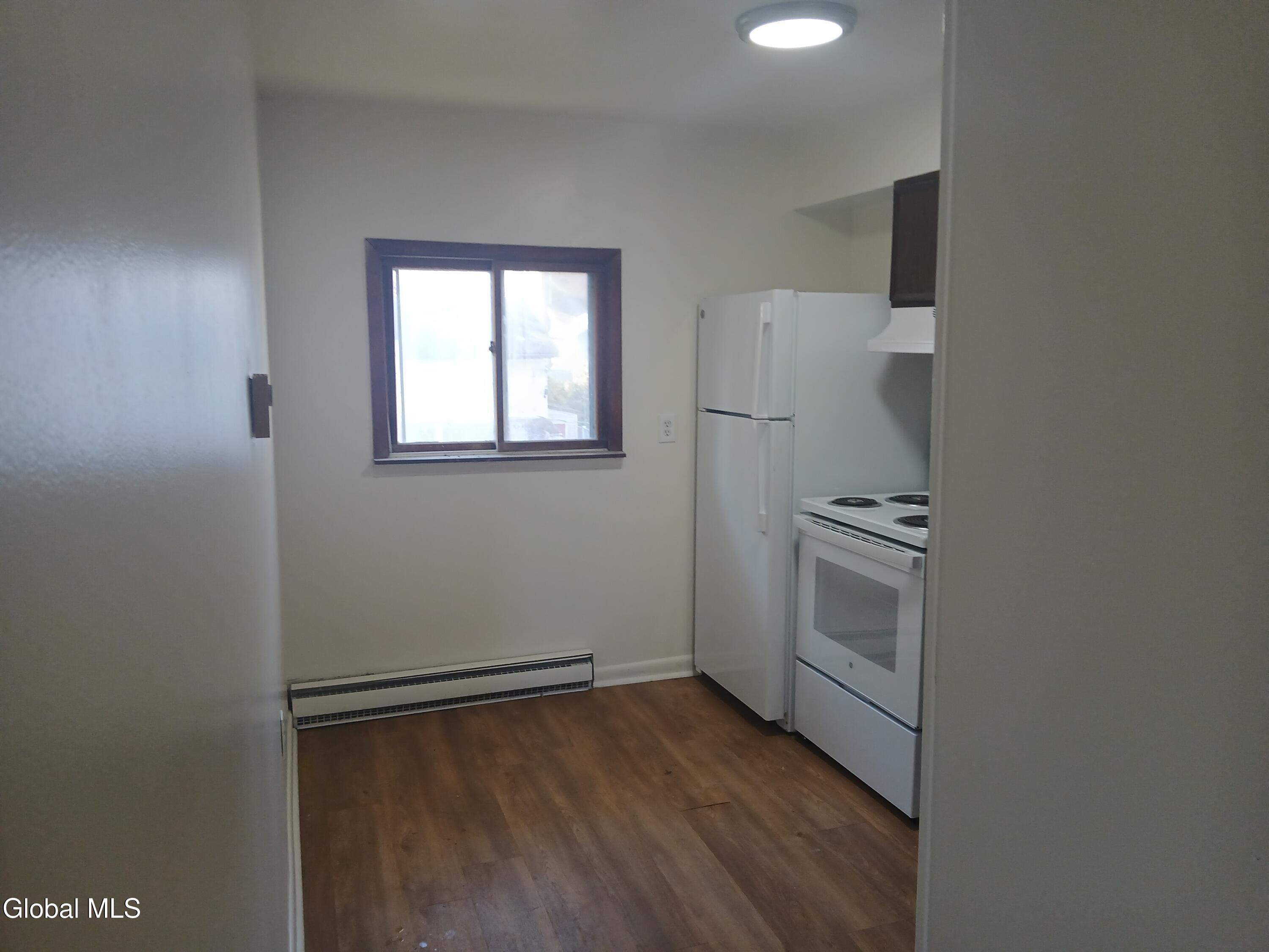 2010 Curry Road, Unit 2 Rotterdam, NY 12303 - Photo 3 of 7 2010 curry 2-2