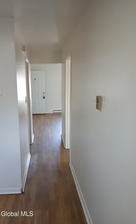 $1,095 | 2010 Curry Road, Unit 2, Rotterdam, NY 12303