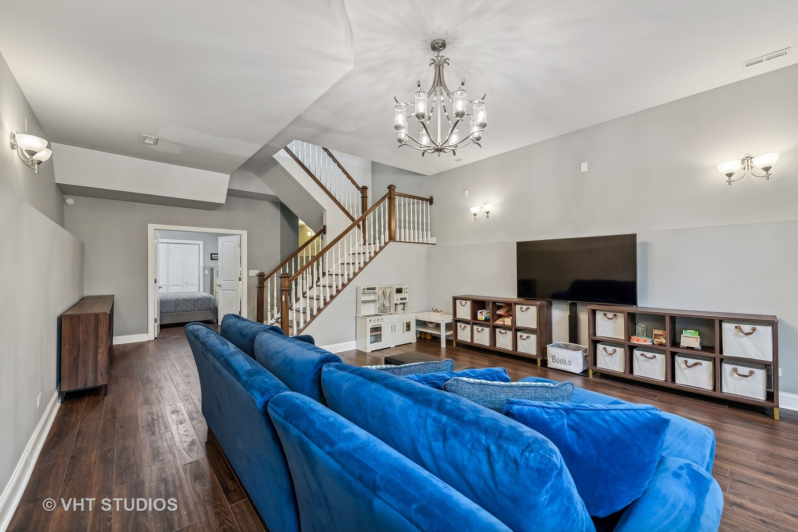 3409 North Ridgeway Avenue Chicago, IL 60618 - Photo 27 of 37 a living room with furniture and a flat screen tv