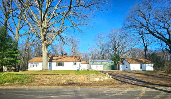 $399,900 | 8724 14th Street North, Kalamazoo, MI 49009