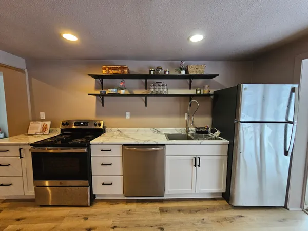 $399,900 | 8724 14th Street North, Kalamazoo, MI 49009