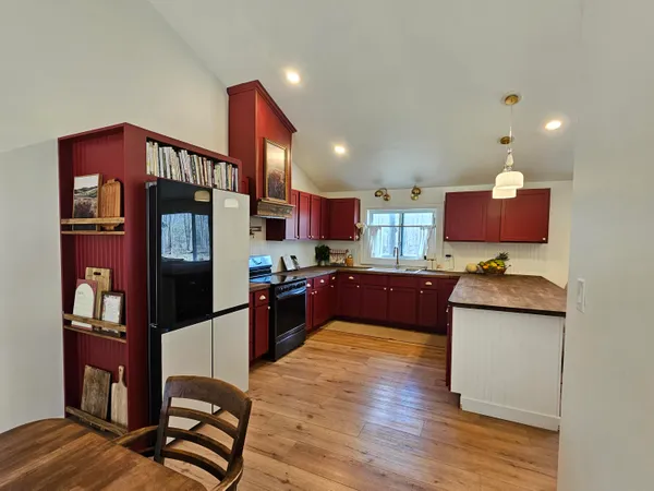 $399,900 | 8724 14th Street North, Kalamazoo, MI 49009