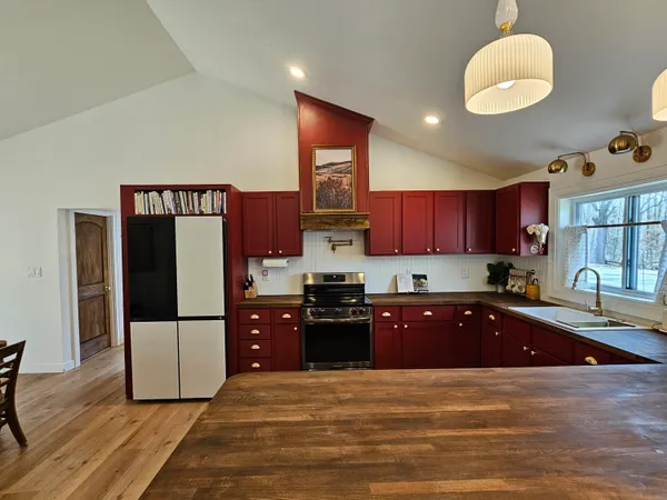 $399,900 | 8724 14th Street North, Kalamazoo, MI 49009