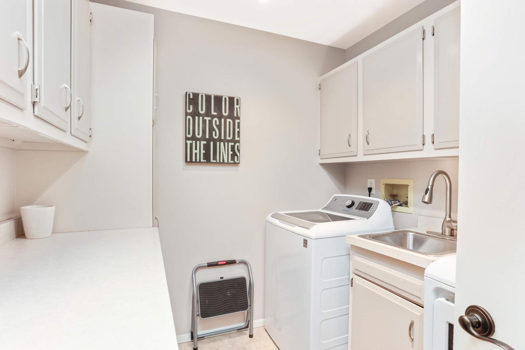 9500 Collegeview Road, Unit 302 Bloomington, MN 55437 - Photo 11 of 31 Gallery Image 11