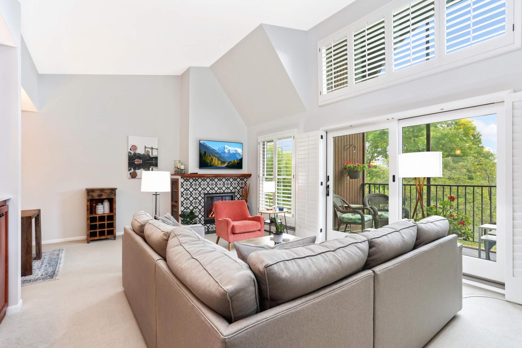 9500 Collegeview Road, Unit 302 Bloomington, MN 55437 - Photo 4 of 31 Gallery Image 4