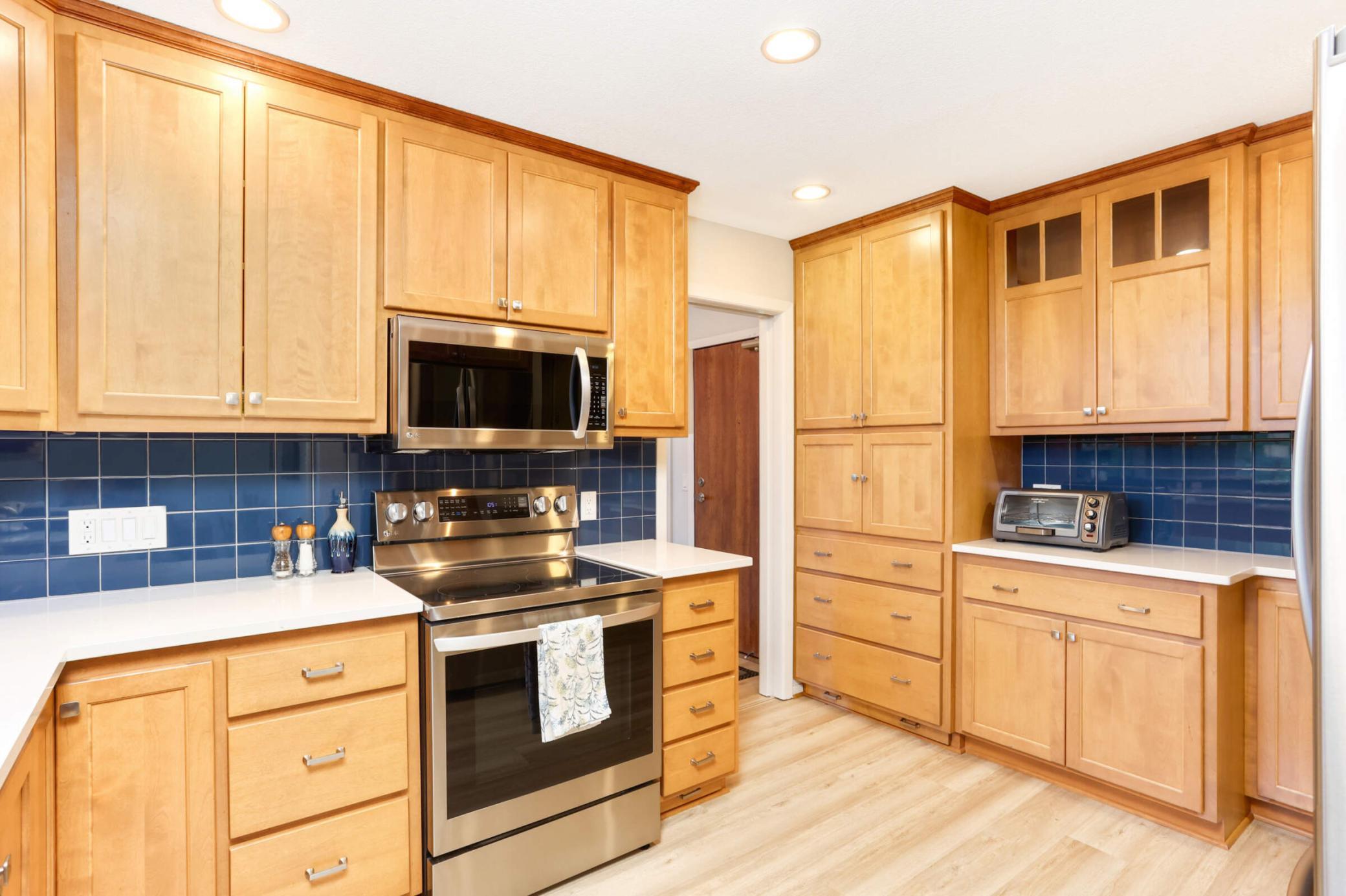 9500 Collegeview Road, Unit 302 Bloomington, MN 55437 - Photo 9 of 31 Gallery Image 9
