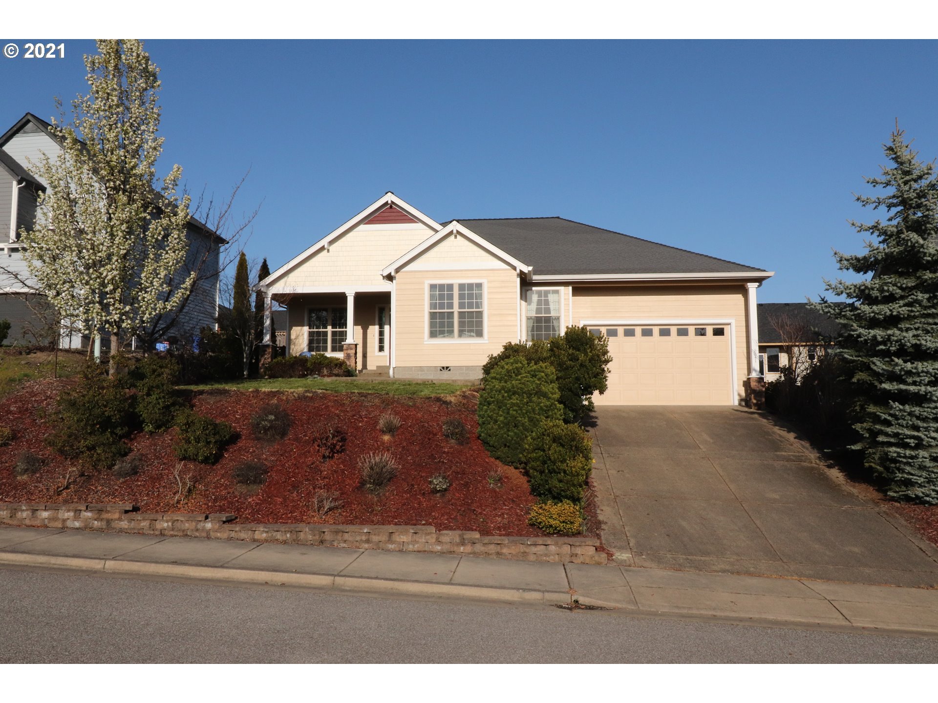 2641 Northwest Brockway Road Winston, OR 97496 - Photo 1 of 32 Gallery Image 1