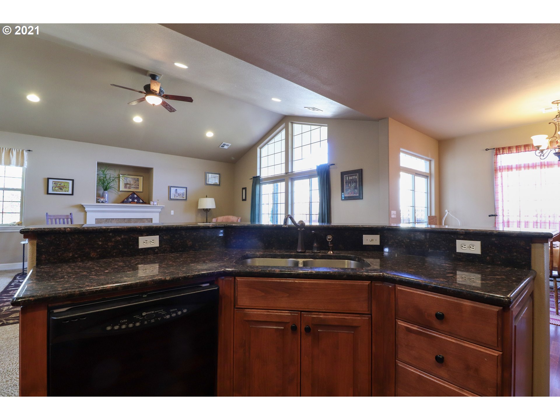 2641 Northwest Brockway Road Winston, OR 97496 - Photo 16 of 32 Gallery Image 16
