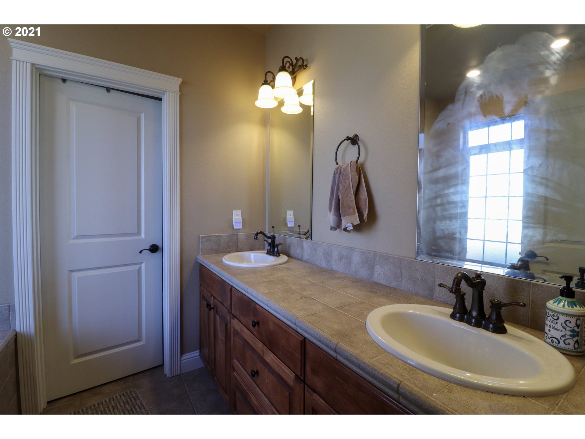 2641 Northwest Brockway Road Winston, OR 97496 - Photo 26 of 32 Gallery Image 26