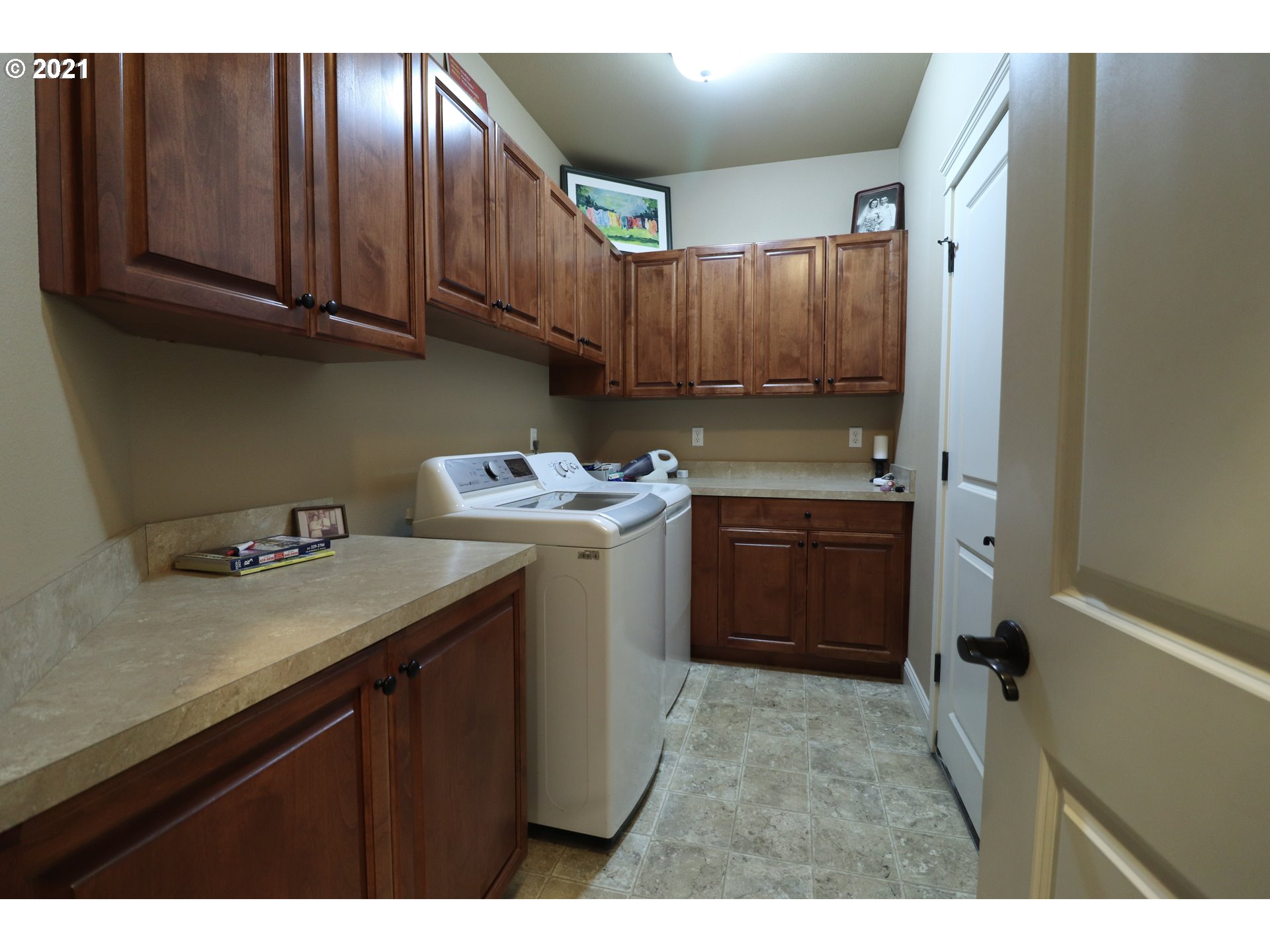 2641 Northwest Brockway Road Winston, OR 97496 - Photo 28 of 32 Gallery Image 28