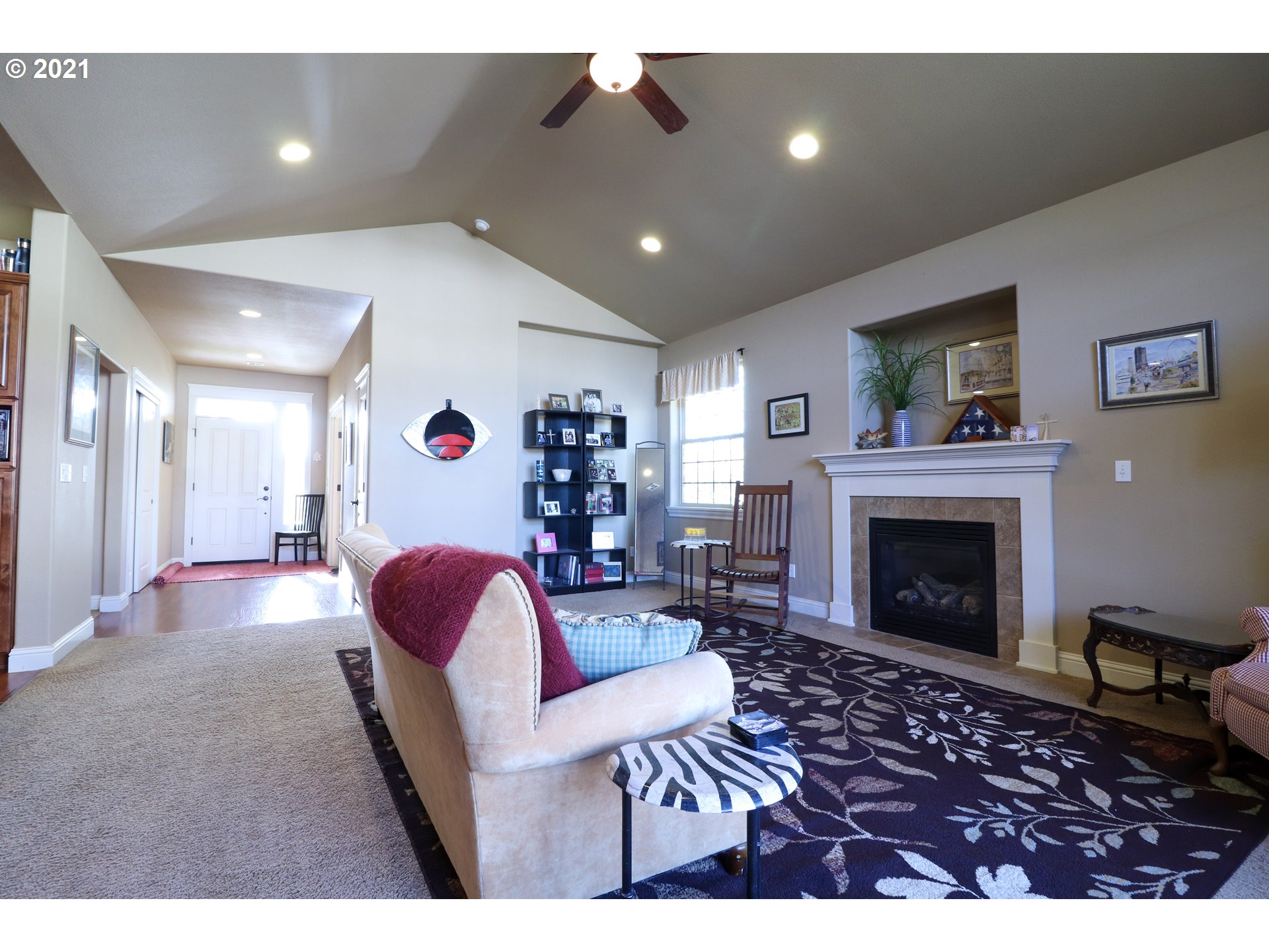 2641 Northwest Brockway Road Winston, OR 97496 - Photo 4 of 32 Gallery Image 4