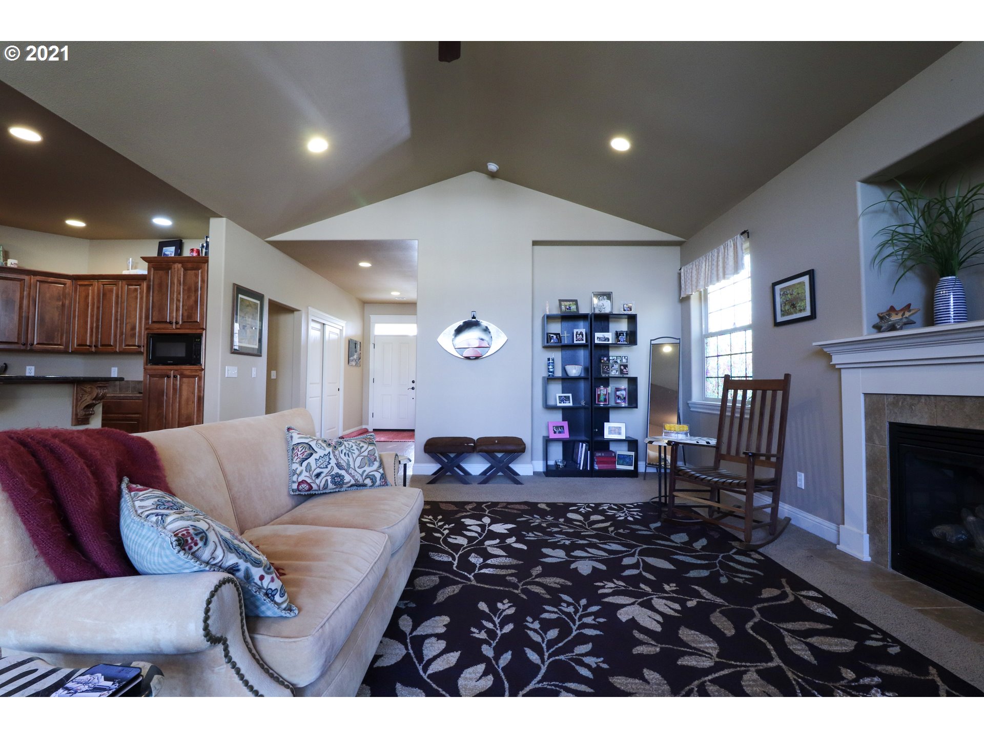 2641 Northwest Brockway Road Winston, OR 97496 - Photo 6 of 32 Gallery Image 6