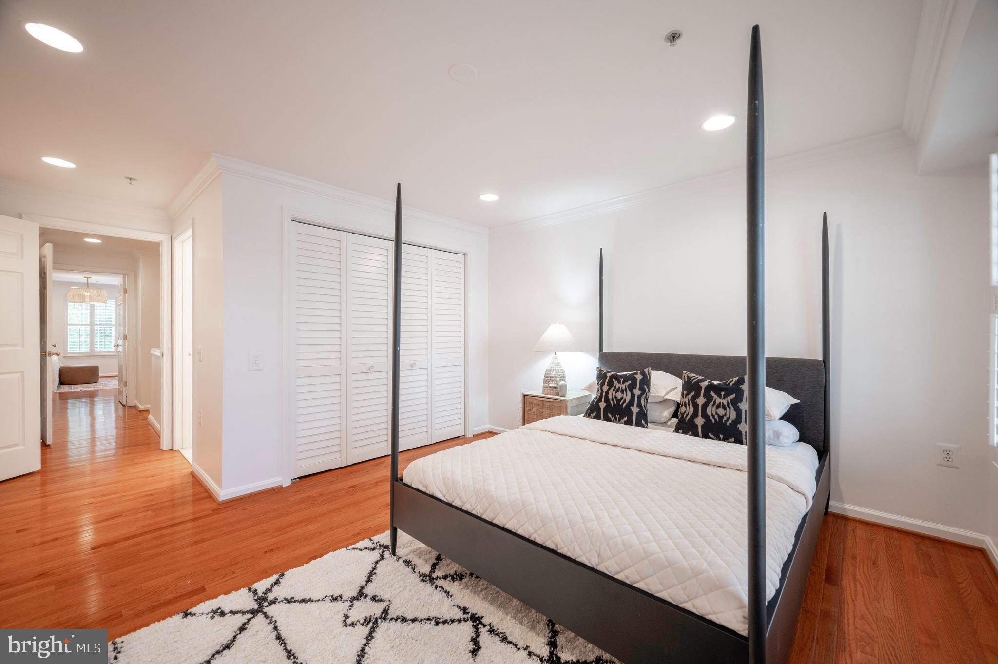 1422 Roundhouse Lane, Unit 1422 Alexandria, VA 22314 - Photo 23 of 73 2nd Primary Bedroom